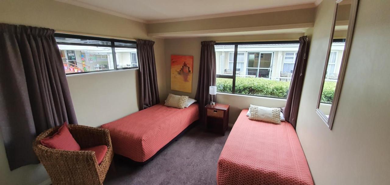 แอคเซ่นต์ ออนเทาโปมอเตอร์ลอดจ์ Motel ภายนอก รูปภาพ