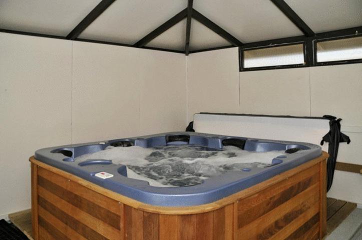 แอคเซ่นต์ ออนเทาโปมอเตอร์ลอดจ์ Motel ภายนอก รูปภาพ