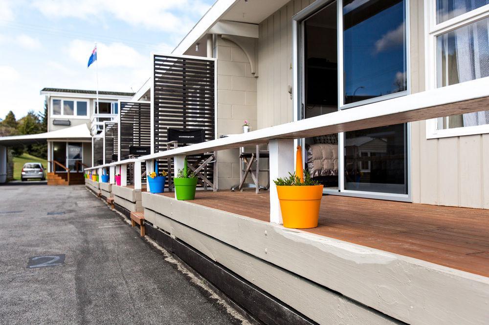 แอคเซ่นต์ ออนเทาโปมอเตอร์ลอดจ์ Motel ภายนอก รูปภาพ