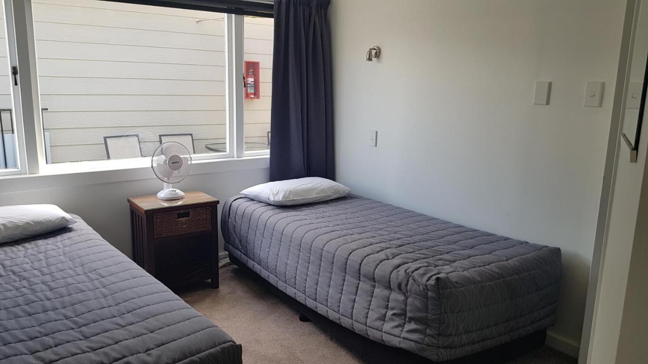 แอคเซ่นต์ ออนเทาโปมอเตอร์ลอดจ์ Motel ภายนอก รูปภาพ